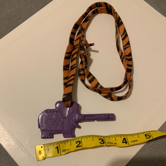 Vintage Philadelphia Zoo Elephant Key Trunkey 1980s Tiger Lanyard Rare Purple - Picture 7 of 16